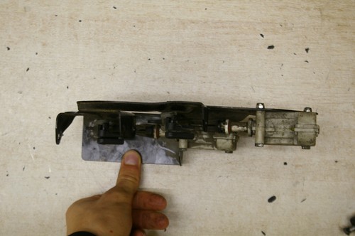 Motor de bloqueo de asiento Piaggio Xevo - Imagen 2 de 3