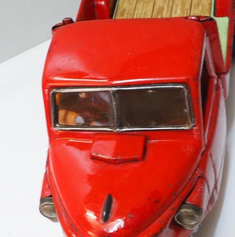 Bandai Tin Toy Mitsubishi auto 3 wheel Dump Truck Red Bandai Tin Toy Mitsubishi auto 3 wheel Dump Truck Red