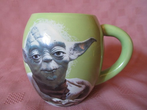 Star Wars Cup / Mug Yoda May the Force Be With You Green 2013 - Imagen 8 de 12