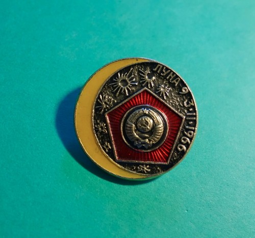 USSR Original Vintage Pinback Space Moon "LUNA-9 1966" Cosmos Rus Russia Badge. - Picture 1 of 2