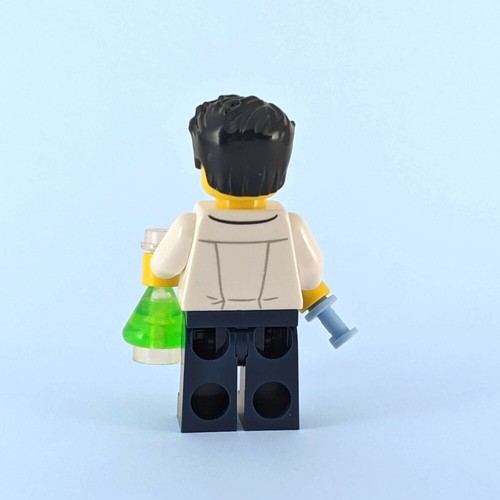 Lego Doctor Minifigure with Medical Syringe & Test Beaker - Picture 3 of 4