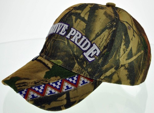 NUOVO! CAPPELLO BERRETTO MIMETICO NATIVE PRIDE LATO INDIANO AMERICANO LETTERA GRANDE PIUME - Foto 3 di 4