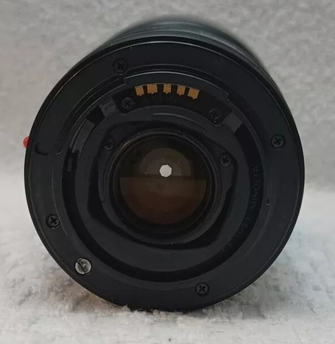 Minolta SLR Dynax 303si Auto Focus Film Camera with 2 Zoom Lenses & Case Bundle - Picture 16 of 22