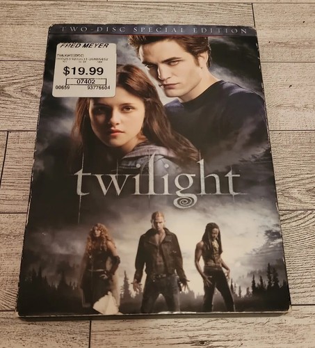 The Twilight Saga New Moon and Twilight DVDs Special Edition Vampires - Picture 5 of 9