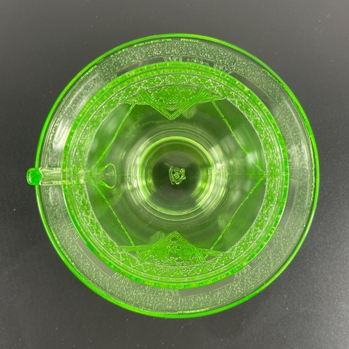 Georgian Love Birds Federal Glass Company Uranium Glass Green Cup & Saucer - Foto 7 di 17