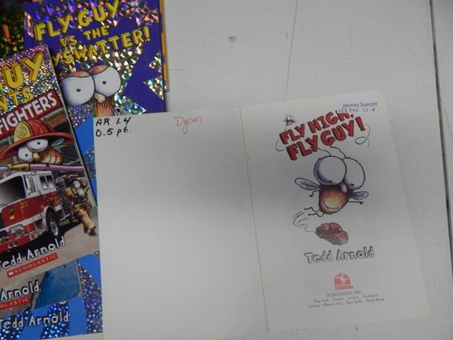 Fly Guy TEDD ARNOLD Har Soft BOOK LOT Firefighters Sharks Tricks Fly High lot 8 - Picture 3 of 3