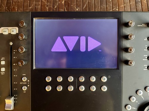 Avid Artist Control - Superficie di controllo per DAW - Imagen 2 de 10