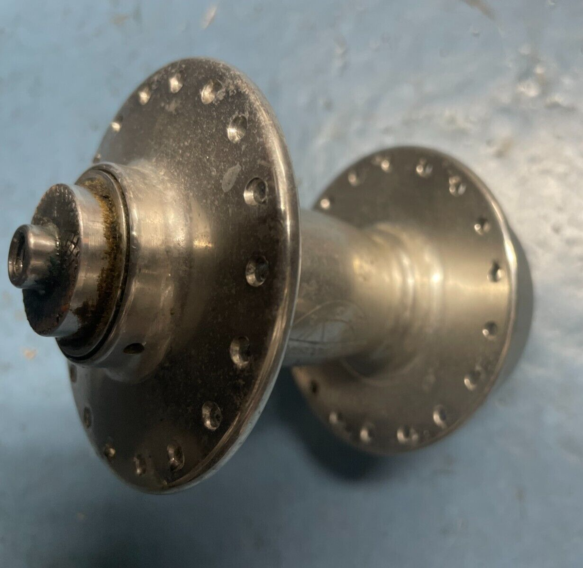 White Industries Mi6 Front Disc Brake Hub Quick Release MTB White Industries Mi6 Front Disc Brake Hub Quick Release MTB
