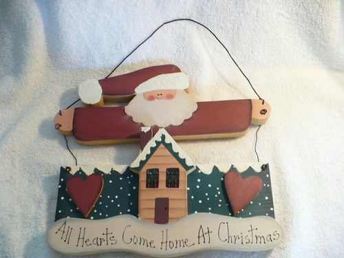 WE- ALL HEARTS COME HOME AT CHRISTMAS SANTA CLAUS & HOME DOOR HANGER #40182 - Picture 3 of 4