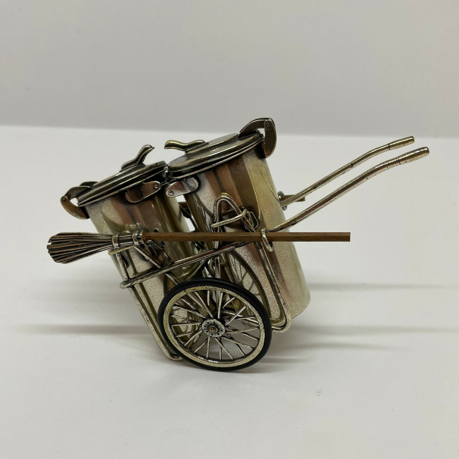 Foto 1 di 4
