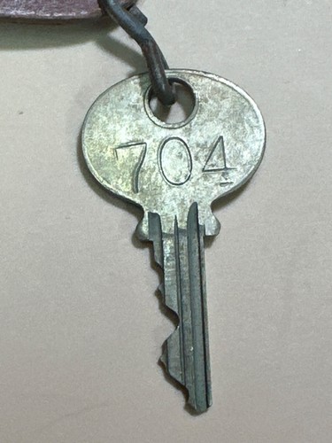 "Llavero de motel ""George Washington Hotel"" y llave Jacksonville FL #704 MUY RARO" - Imagen 2 de 5