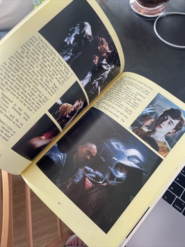 TEENAGE MUTANT NINJA TURTLES THE MOVIE BOOK - Picture 3 of 4