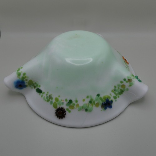 Vintage Flowers Fused Art Glass Centerpiece Bowl Handcrafted White Pinched 8.5" - Picture 6 of 19