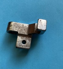 *NOS* 274919-SINGER-BRACKET FOR SEWING MACHINES-FREE SHIPPING*