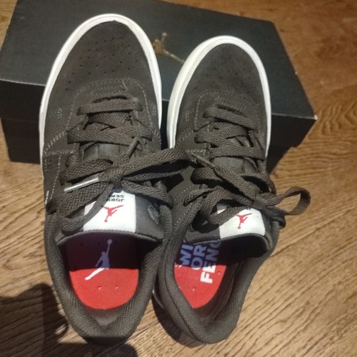 Jordan Trainers Size 3.5 .Series Es. - Picture 3 of 5