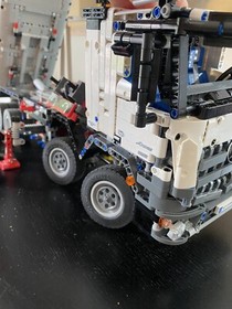 LEGO TECHNIC #42043 MERCEDES-BENZ AROCS  3245-SET (Was built; fully functional) 