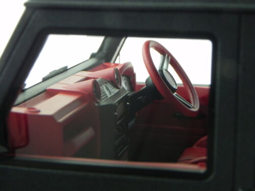 Land Rover Defender 6x6 Flying Huntsman 2015 grey diecast model car CMF 1:18 - Picture 6 of 7