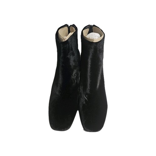 New Kenneth Cole Black Ankle Bootie Womens Size 11M Velvet Back Zippers New - Picture 2 of 10