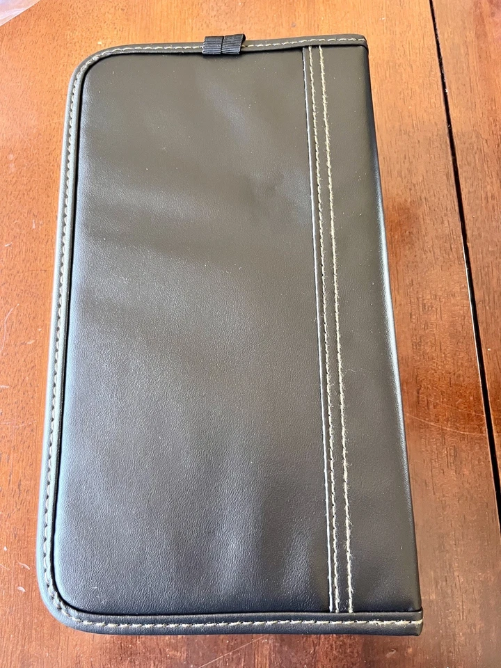 Case Logic 72 Disc CD /DVD Storage Holder Black Leather (NEW WITH TAG) - Image 3 of 4