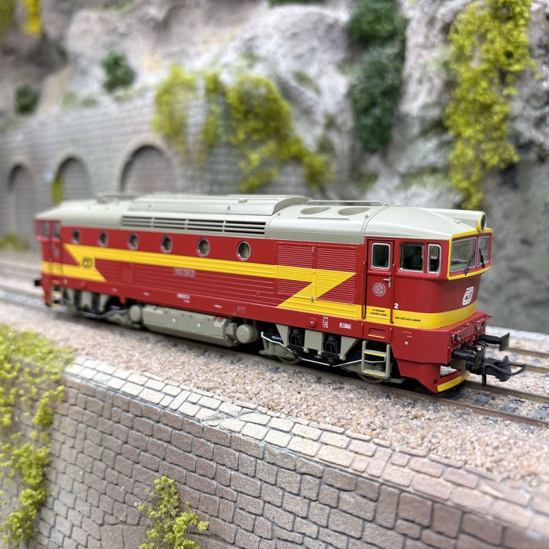 Locomotive diesel 753 211-2 CD Roco 7310088 HO 1/87 avec son digital