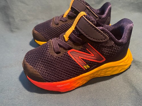 New Balance Kids Arishi Fresh Foam Hook & Loop Strap Gr. 4 NEU - Bild 1 von 10