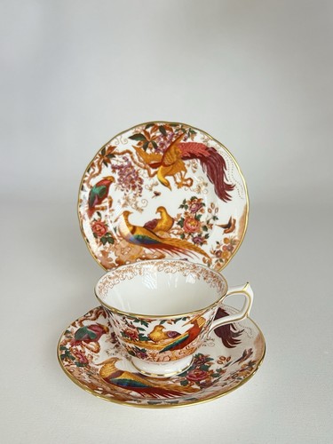 Royal Crown Derby Olde Avesbury Tea Trio – Teacup, Saucer ,6” Side Plate England