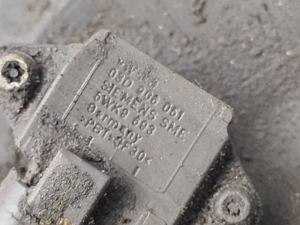 Colector de admisión motor gasolina Audi A4 B6 2.0FSI 110kW 2003 06D133210D - Imagen 4 de 4