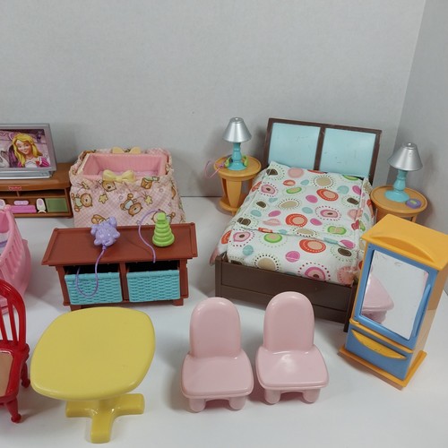 Vintage 2000er Mattel Fisher-Price liebevolle Familie Puppen mit Möbeln riesiges Konvolut - Bild 6 von 23