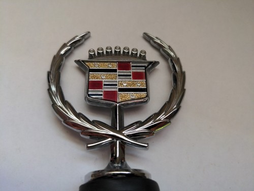 Conjunto base redonda emblema adorno capó cadillac vintage 1614464/50264 - Imagen 7 de 13