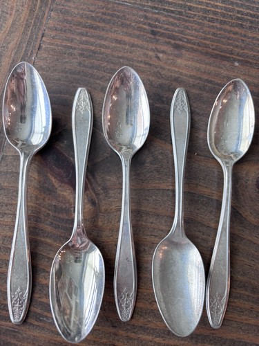 Princess aka Lady Doris Silverplated Flatware, 9 Pieces - Picture 2 of 7