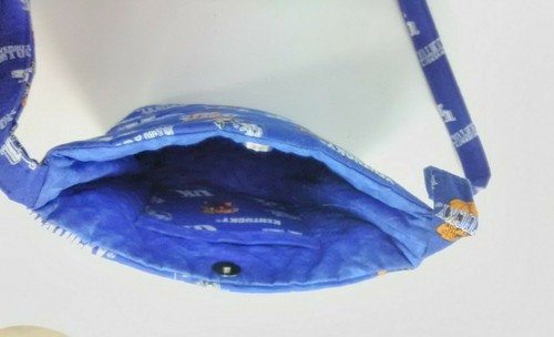T74 Kentucky Wildcats Shoulder or Crossover purse - Picture 7 of 12