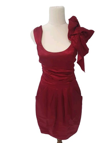 Vestido CUE Talla 6 Rojo Sin Mangas Sensación Satén con Bolsillos