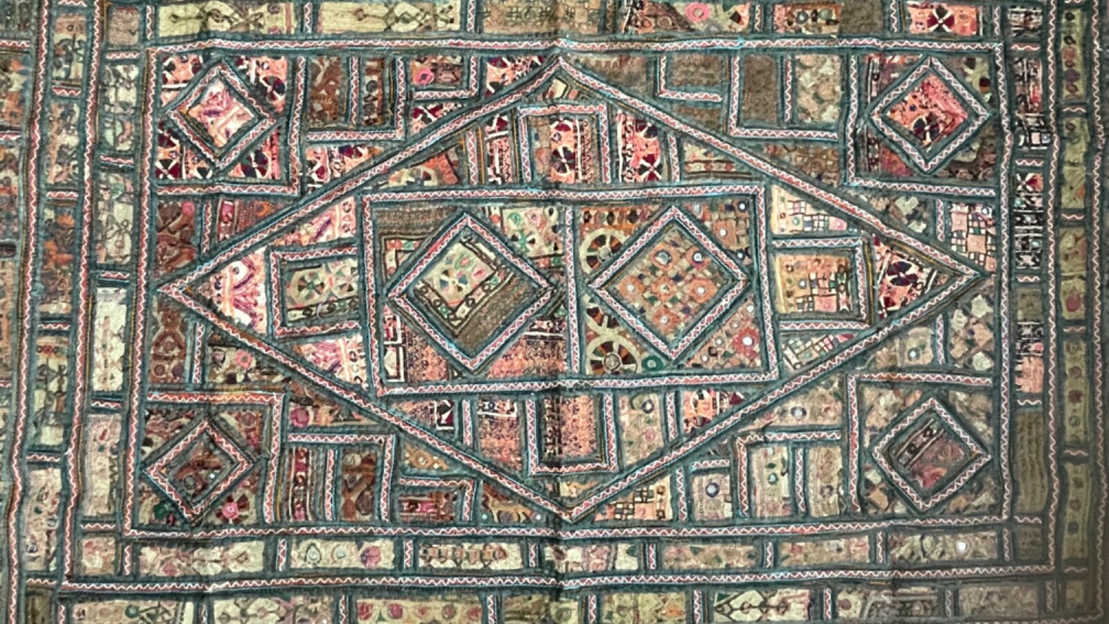 Wandbehang Wandteppich Indien Patchwork Rajasthan handgefertigt 135 x 165 cm