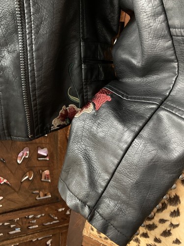 Faux Leather Embroidered Jacket Sz18 Studs Perfect Condition EXCEPT FOR COLLAR. - Picture 5 of 18