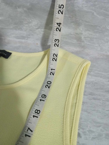 The Limited Shirt Pastel Yellow Tank Top Medium Scalloped Bottom New - Picture 7 of 7