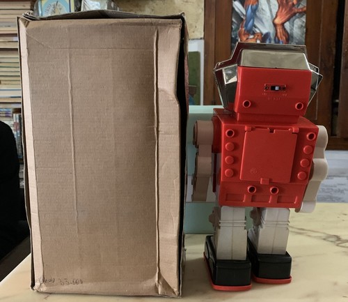 VINTAGE PLASTIC MUSICAL ROBOT HONG KONG 1980s - Picture 5 of 9