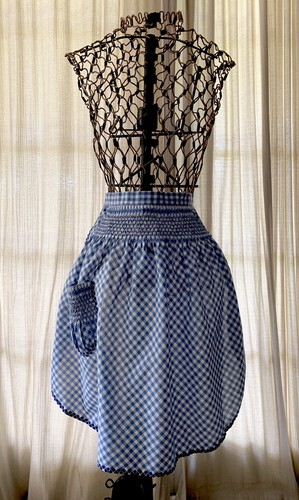 VTG 50's Gingham Hostess Apron Smocked With Ric Rack Trim Pristine A2-15 - Picture 2 of 9