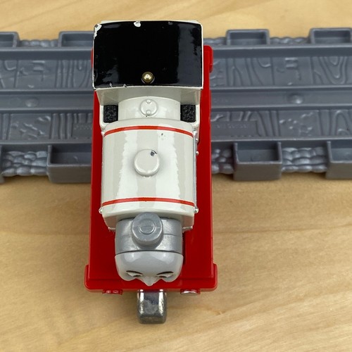 Thomas the Tank Engine - Take and Play Engines - Free Postage - Select Engine  - Picture 1,077 of 1,270