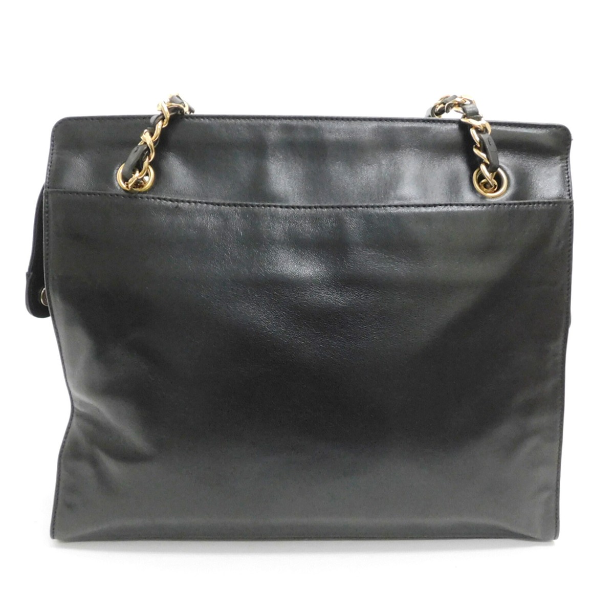 Sac fourre tout chaine noire en cuir peau d agneau CHANEL sac bandouliere 2369