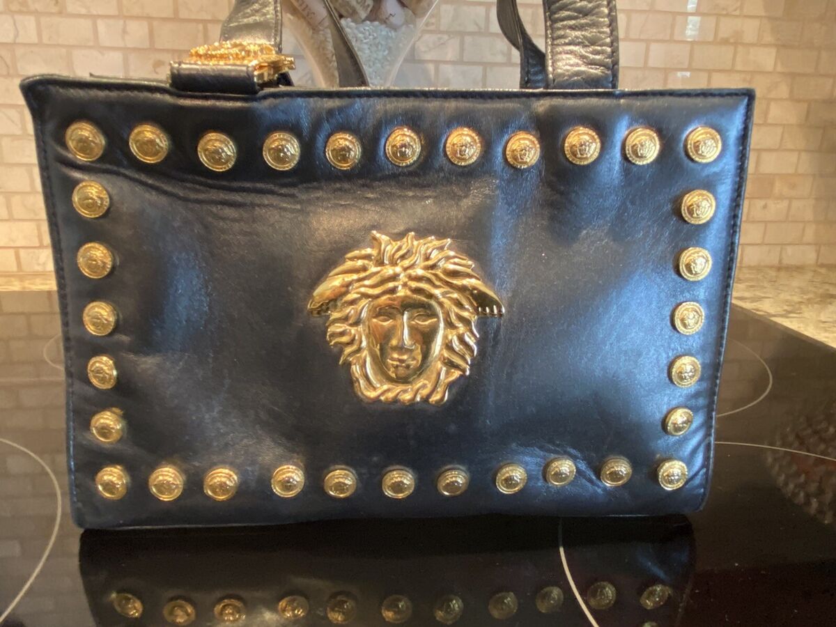 Auth. GIANNI VERSACE VINTAGE Black Leather Shoulder Bag Auth. GIANNI VERSACE VINTAGE Black Leather Shoulder Bag