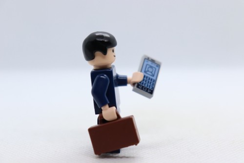 Businessman Cell Phone Briefcase Flesh Business City LEGO Minifigure Mini Figure - Picture 4 of 5