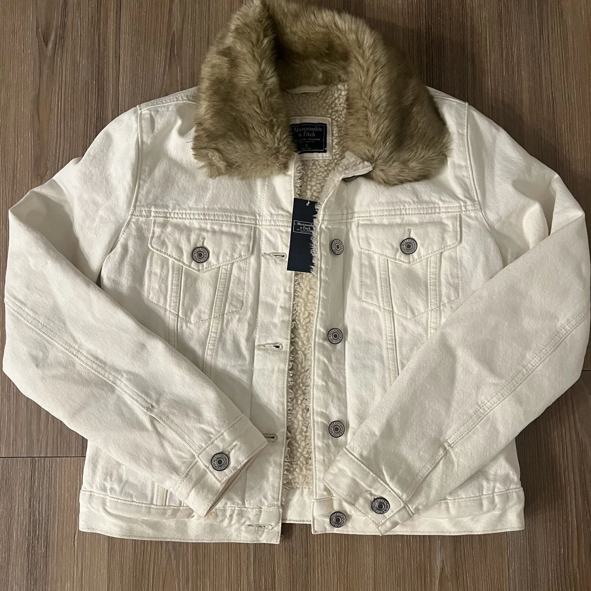 Denim jacket with white fur clearance collar