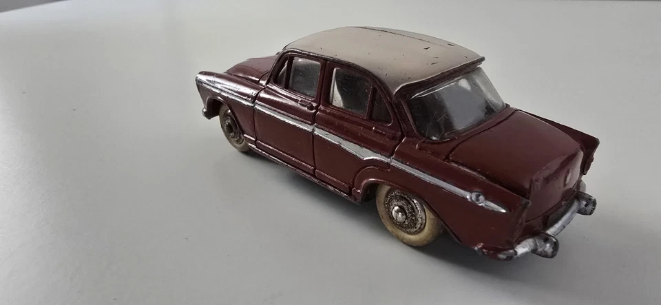 Dinky Toys Simca Aronde P 60 1:43 Voiture - Rouge (544) - Photo 4/4