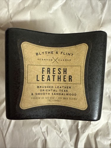 Vela de cuero fresco Blithe & Flint - Imagen 2 de 3