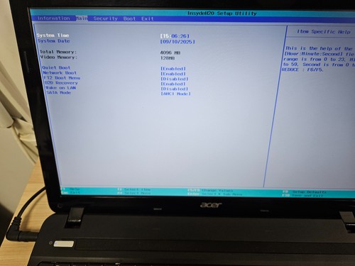 Acer TravelMate P253-M - i3-3110M - 4GB Ram - No Storage - Picture 4 of 15