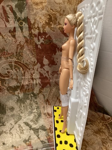 NACKTE BARBIE DESIGNER KEITH HARING GÖTTIN GELENKPUPPE BOX COA STÄNDER - Bild 7 von 13