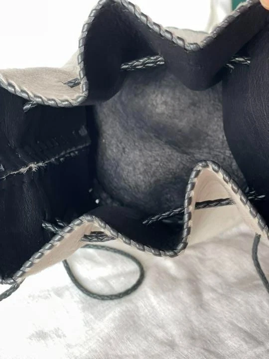 Bolso de Hombro Wendy Nichol New York Flecos Cordón Cartera Pelo de becerro Gris USADO Foto 2 de 4