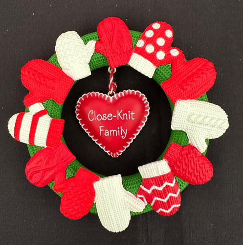 Vtg 2015 Hallmark "A CLOSE-KNIT FAMILY" Keepsake Ornament ~ Mitten WREATH ~Heart - Picture 5 of 7