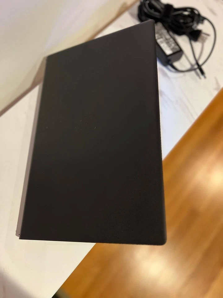 💻 Dell Vostro 3510: rendimiento confiable para uso diario Foto 2 de 4