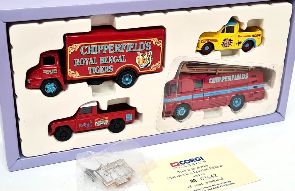 Corgi 1/50 Chipperfields Circus Vehicles Set Land Rover Morris Minor AEC Fire et - Image 3 of 4